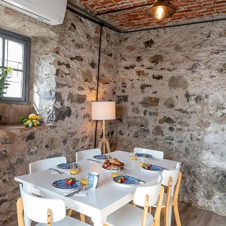 Casa de Férias Panoramic Stone Retreat - By Lovecomo